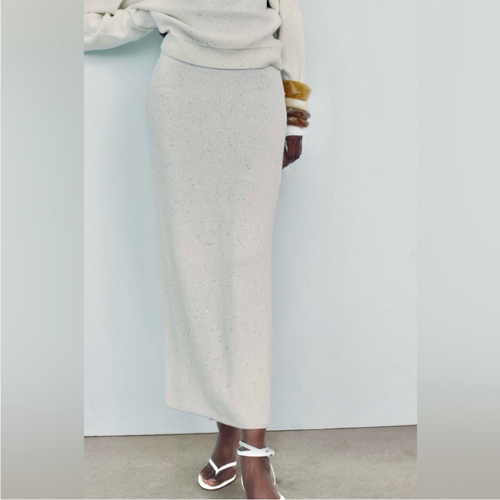 NWT Zara White Knit Maxi Skirt with silver Sequin accent size small